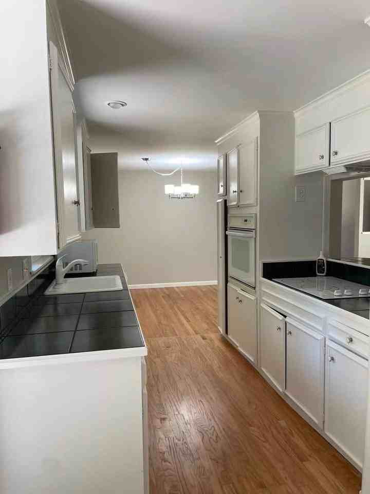 16644 Se 16th St - Photo 4 of 12