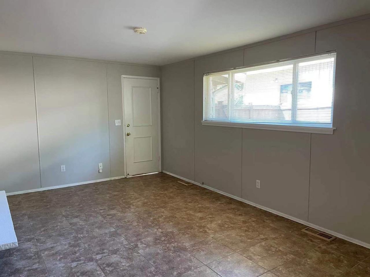 16644 Se 16th St - Photo 5 of 12
