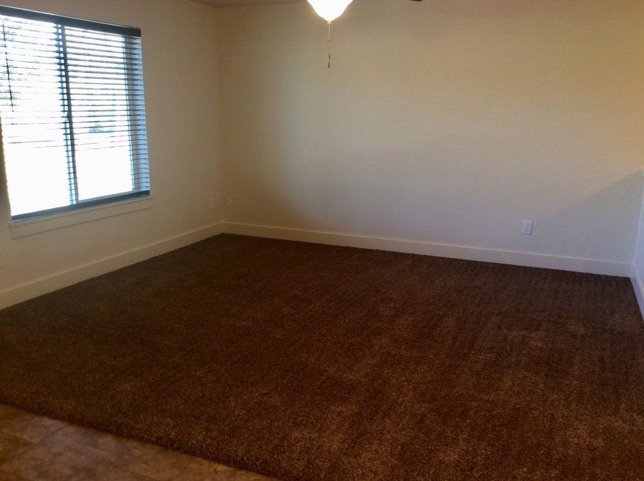 798 Adams Dr - Photo 4 of 13