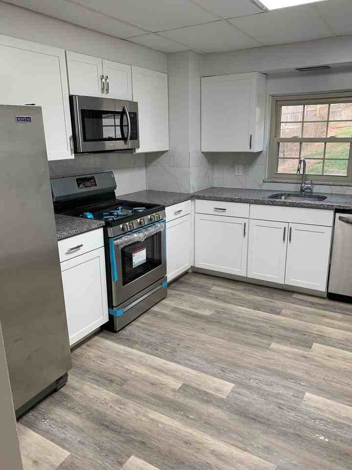 900 Gibson St - Photo 2 of 11