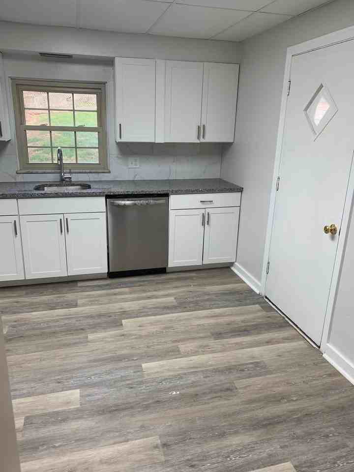 900 Gibson St - Photo 3 of 11