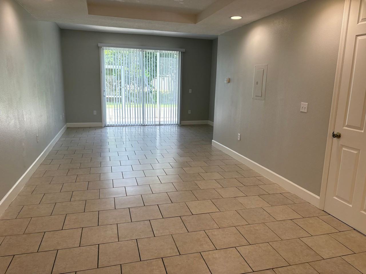 2017 Grand Oak Dr - Photo 4 of 32