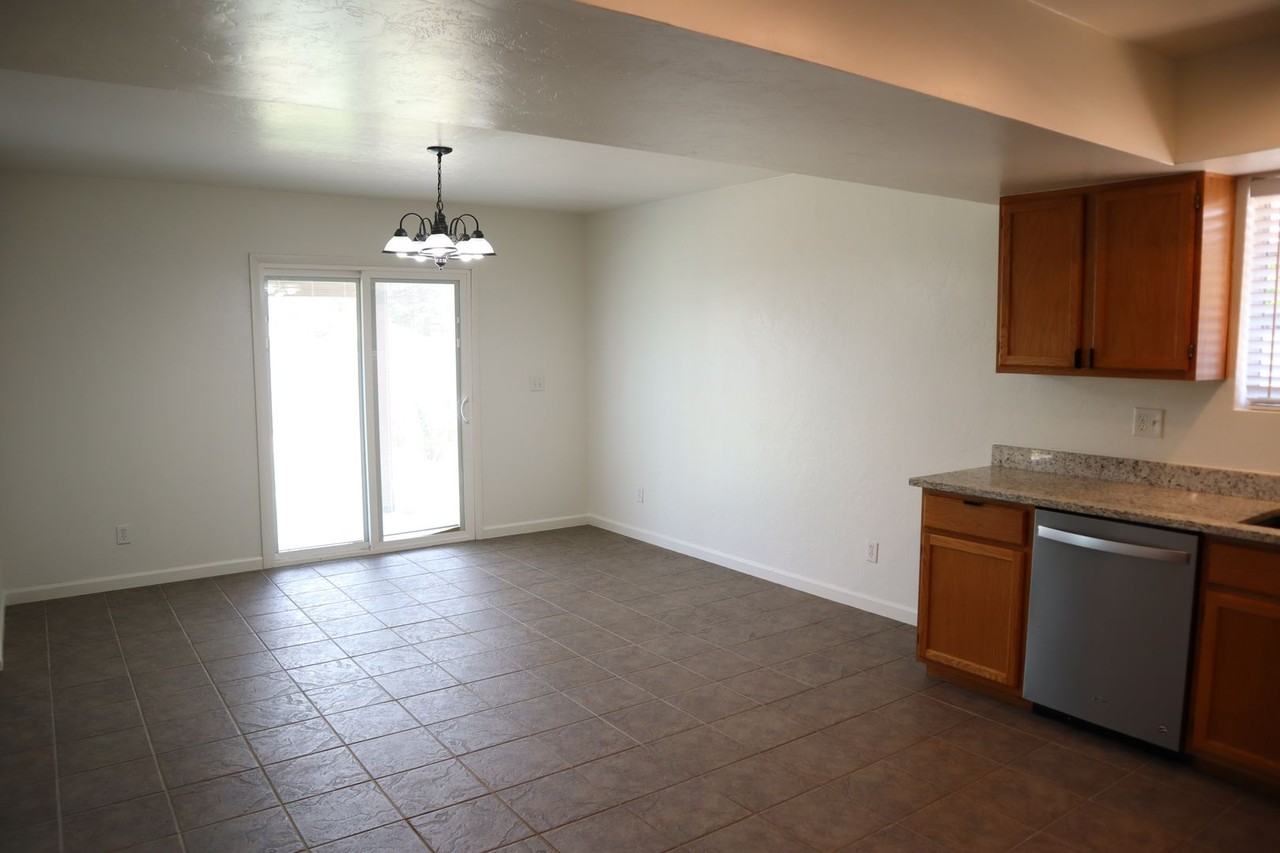 1416 Ocotillo Dr - Photo 7 of 28