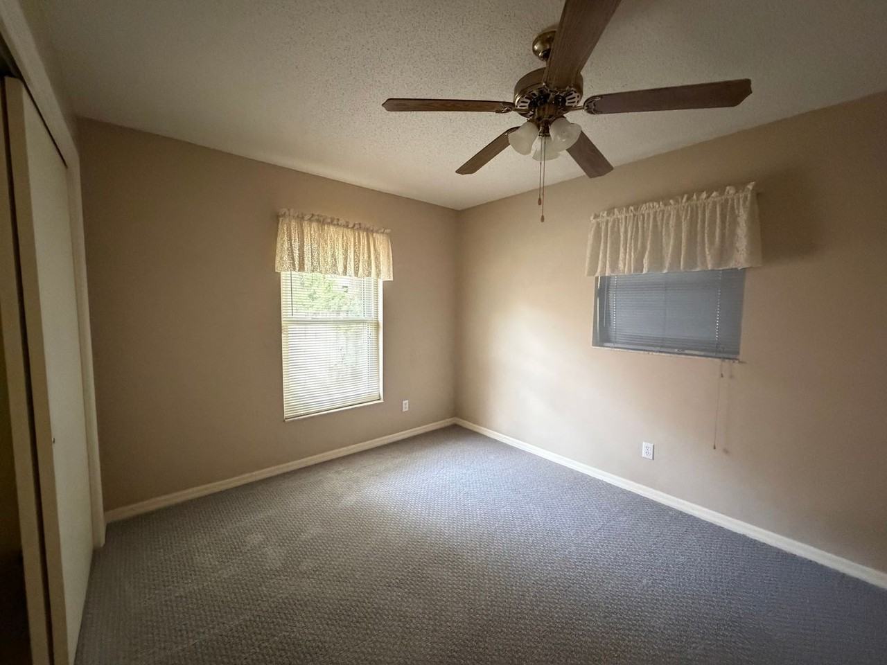 118 Edison St - Photo 4 of 18