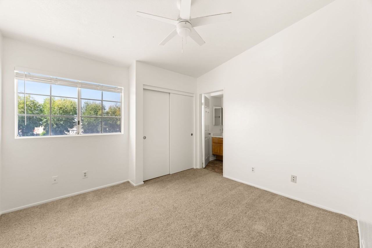 8552 Stoneyhill Dr - Photo 7 of 15