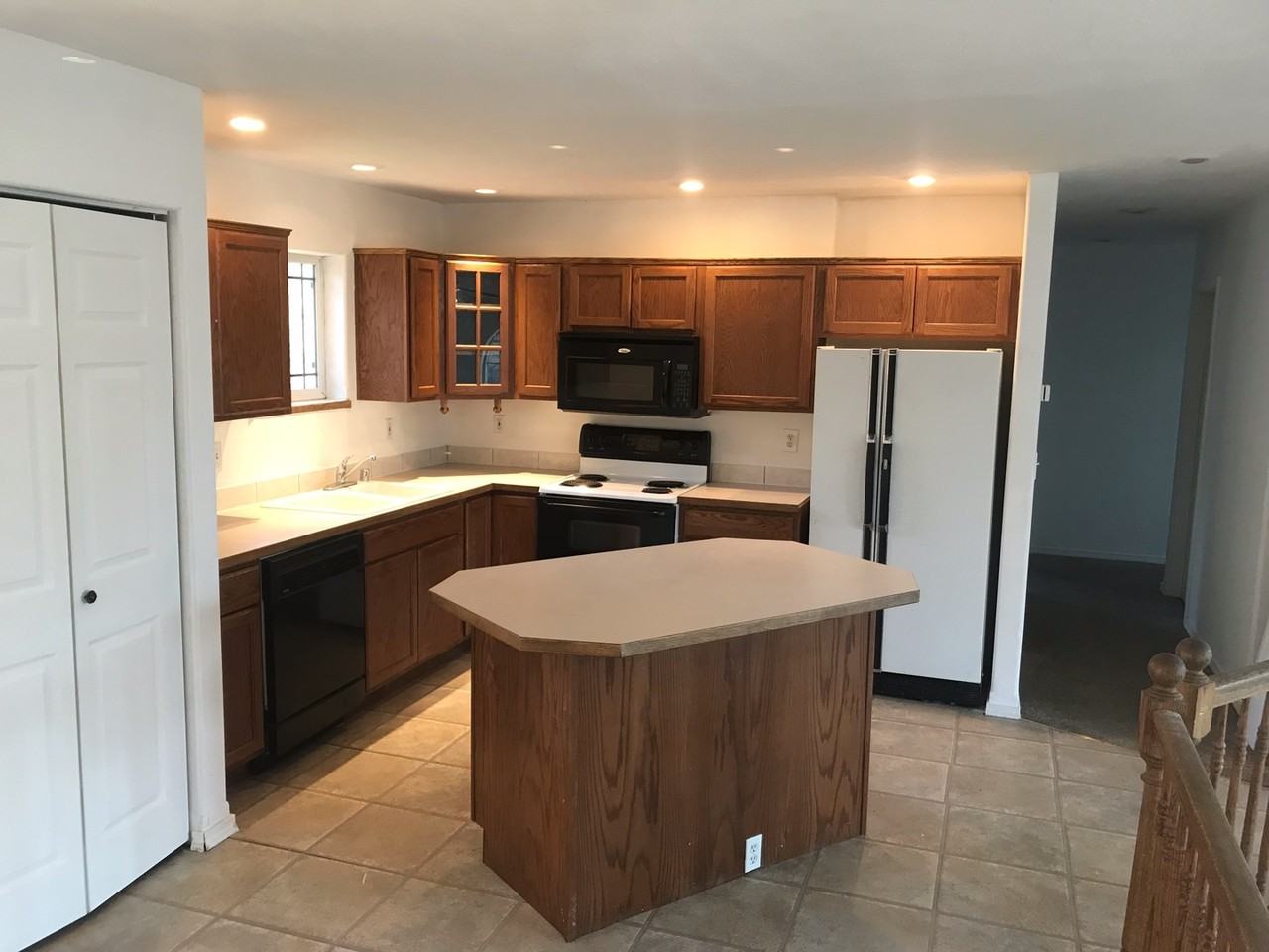 4102 E 8th Ave - Photo 3 of 8
