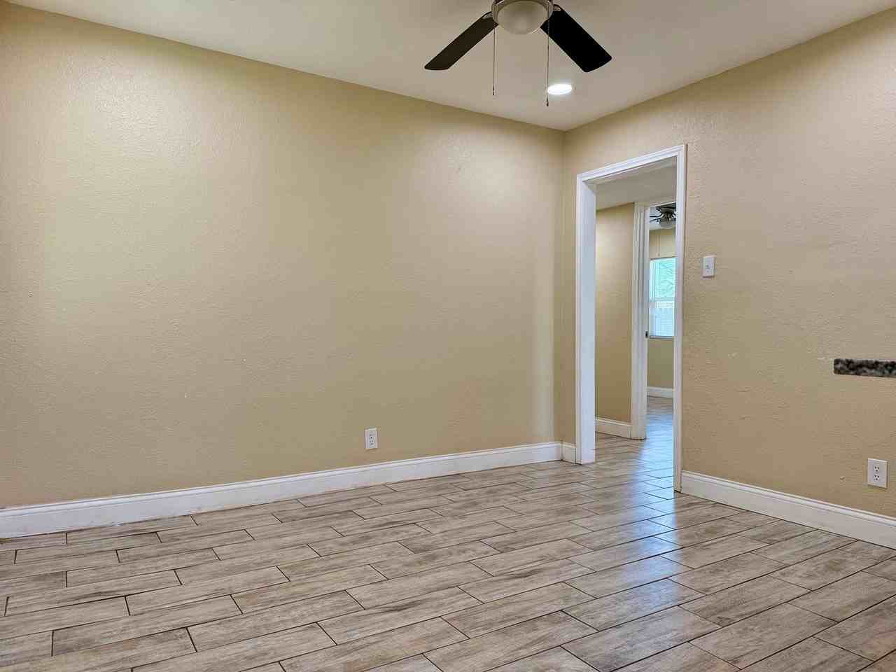 609 Howard Dr - Photo 7 of 19