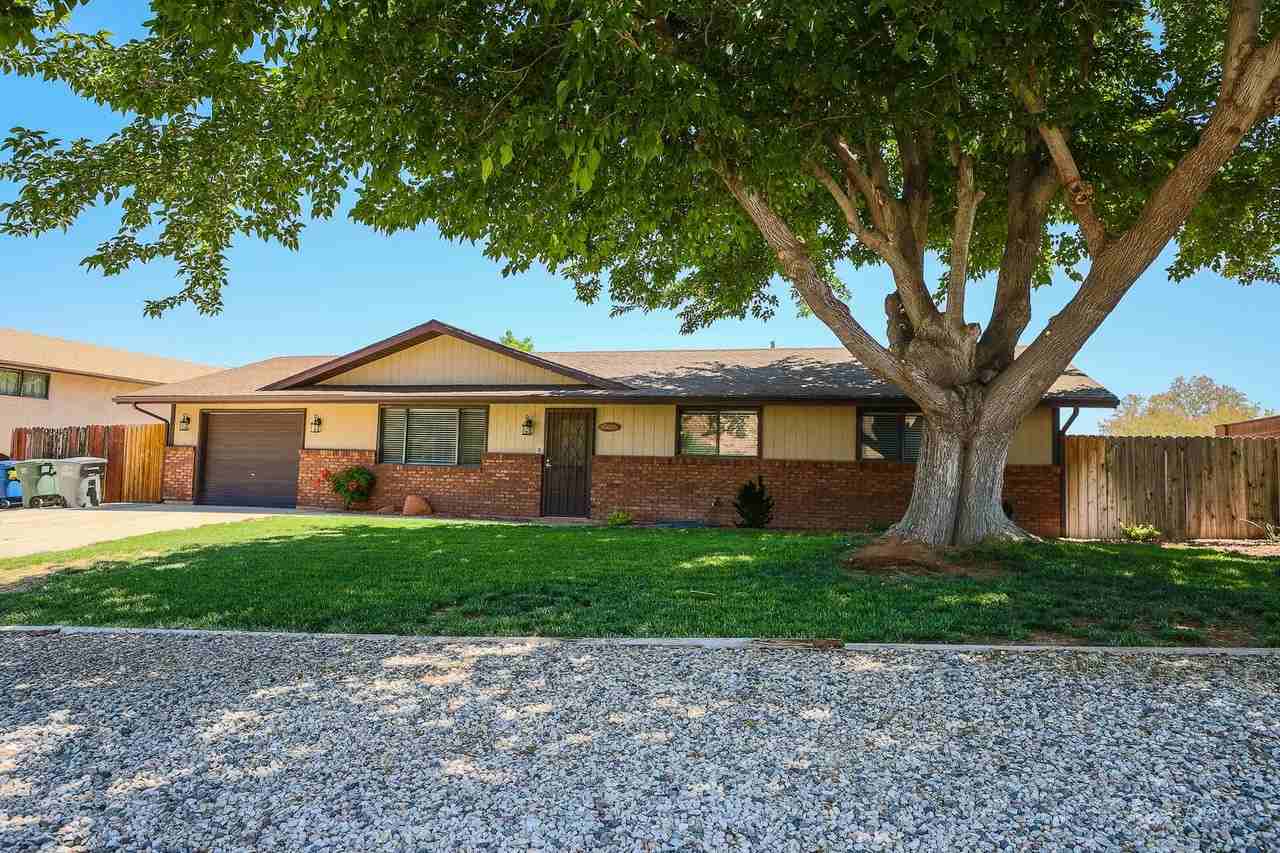 2821 Juniper Cir - Photo 2 of 39