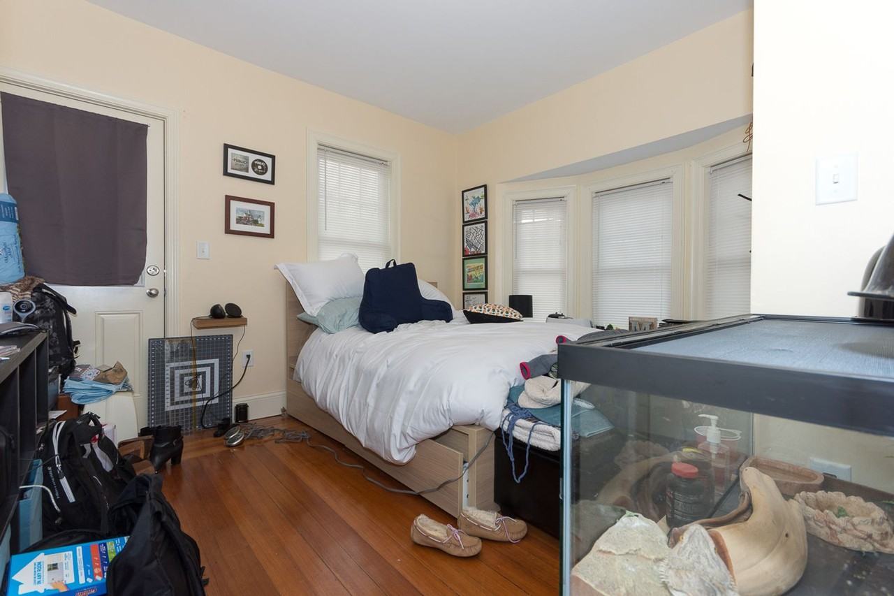 72 Brooks St - Photo 7 of 10