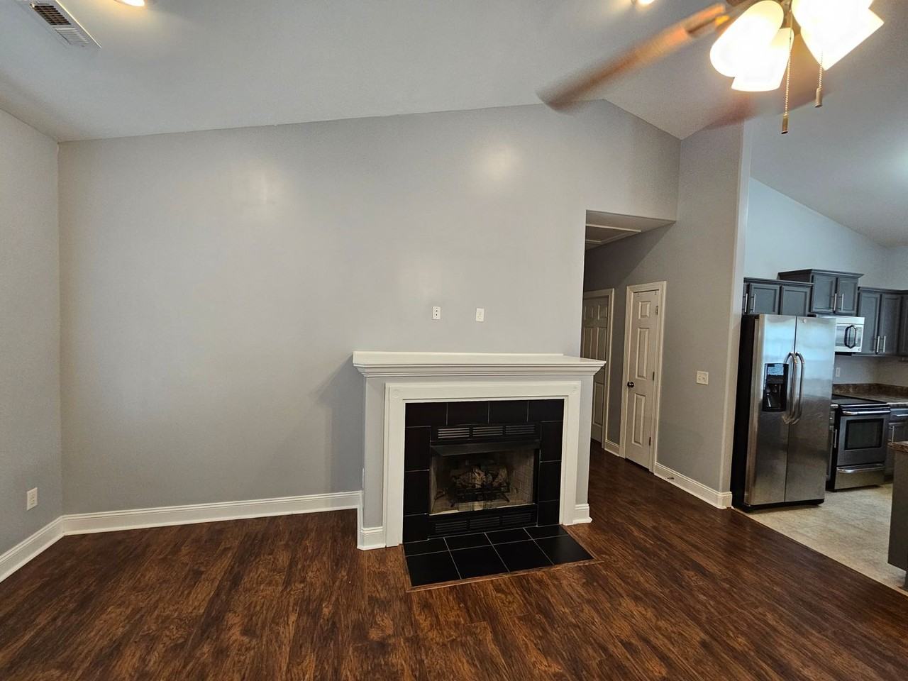 136 Hawks Point Rd - Photo 2 of 14