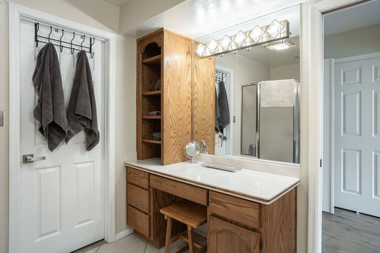 5200 S Lakeshore Dr #128 - Photo 4 of 47