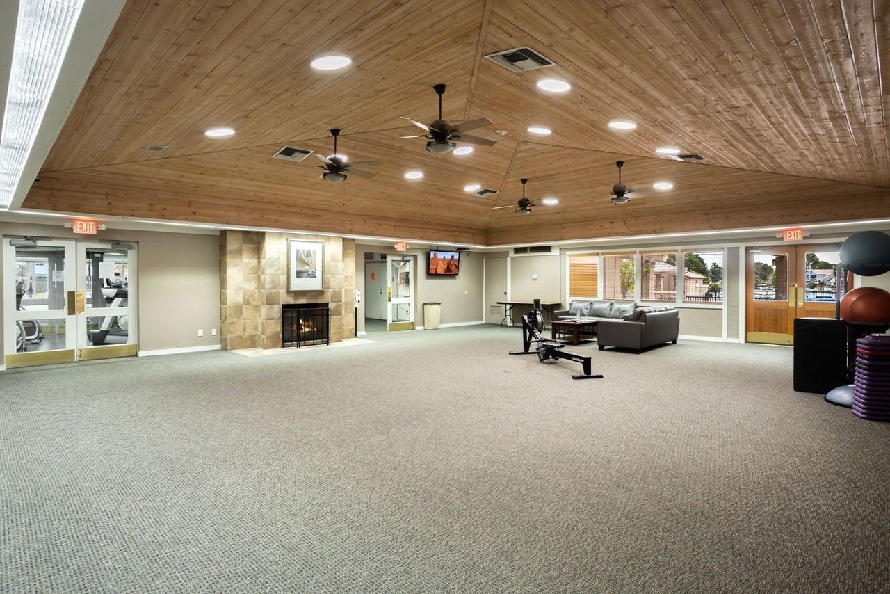 5200 S Lakeshore Dr #128 - Photo 7 of 47