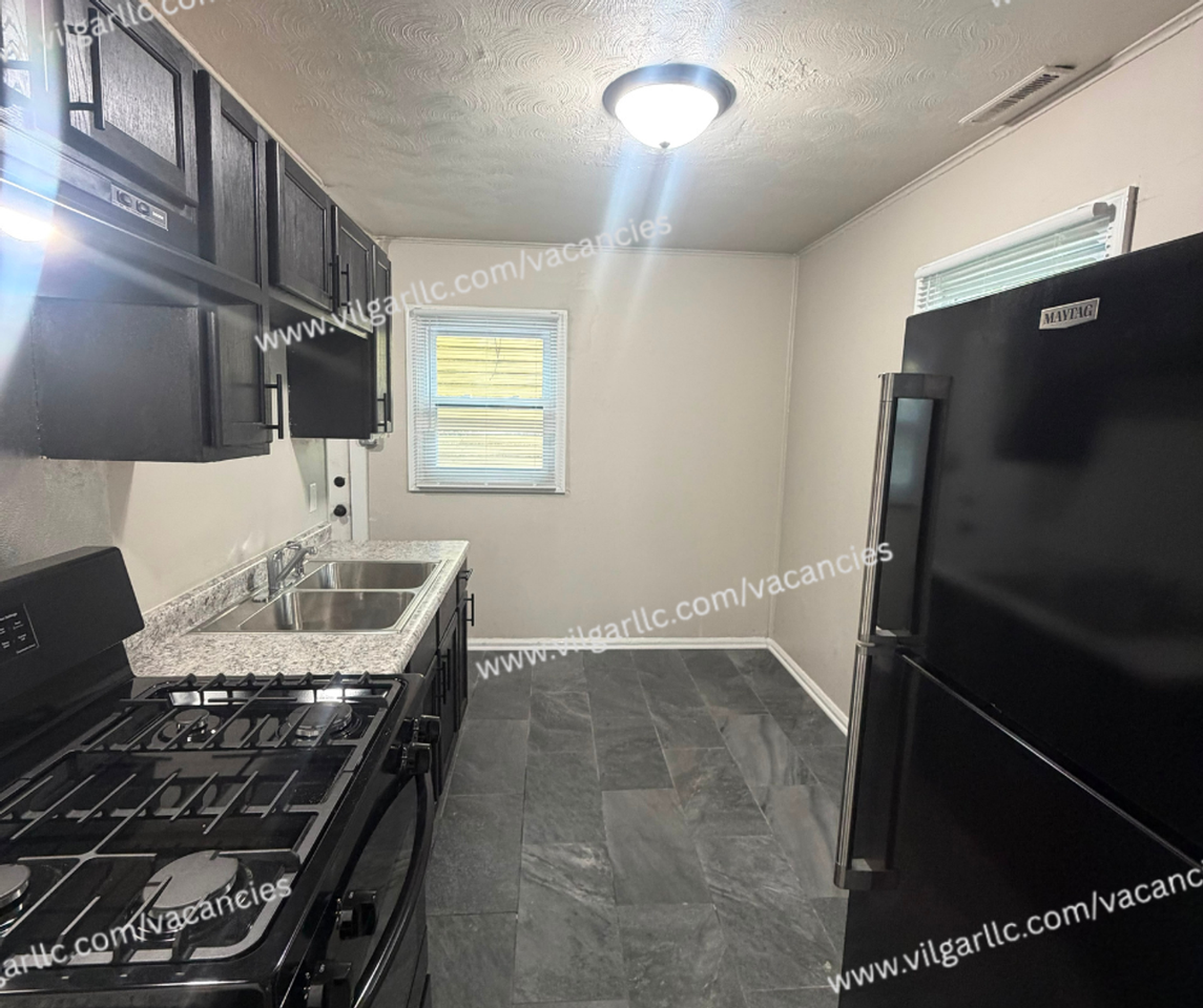 260 Van Buren St - Photo 4 of 25