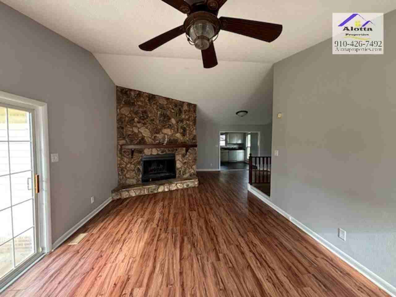 2043 Lakeridge Dr - Photo 4 of 10