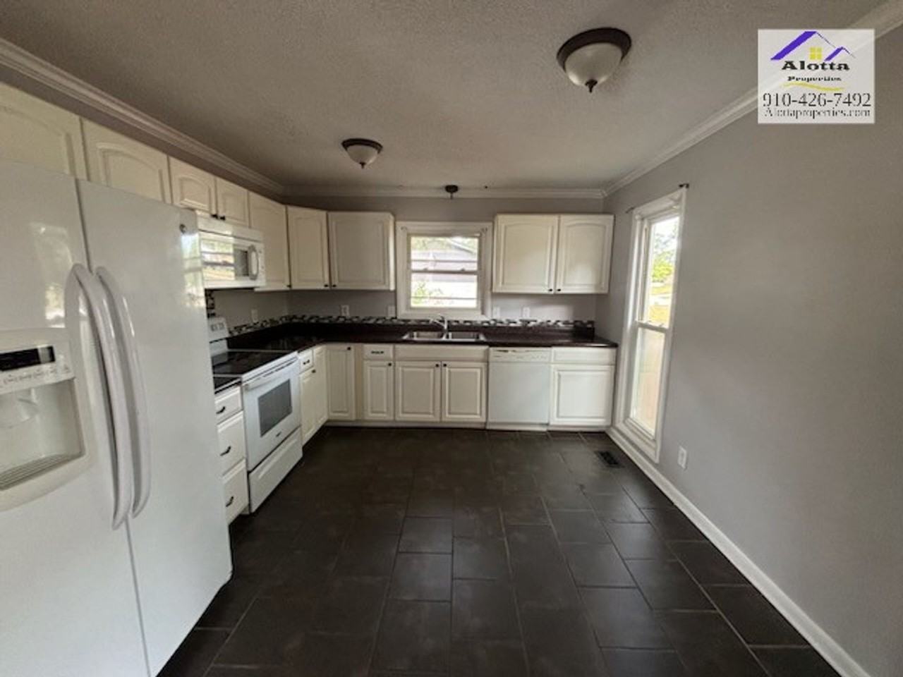 2043 Lakeridge Dr - Photo 5 of 10