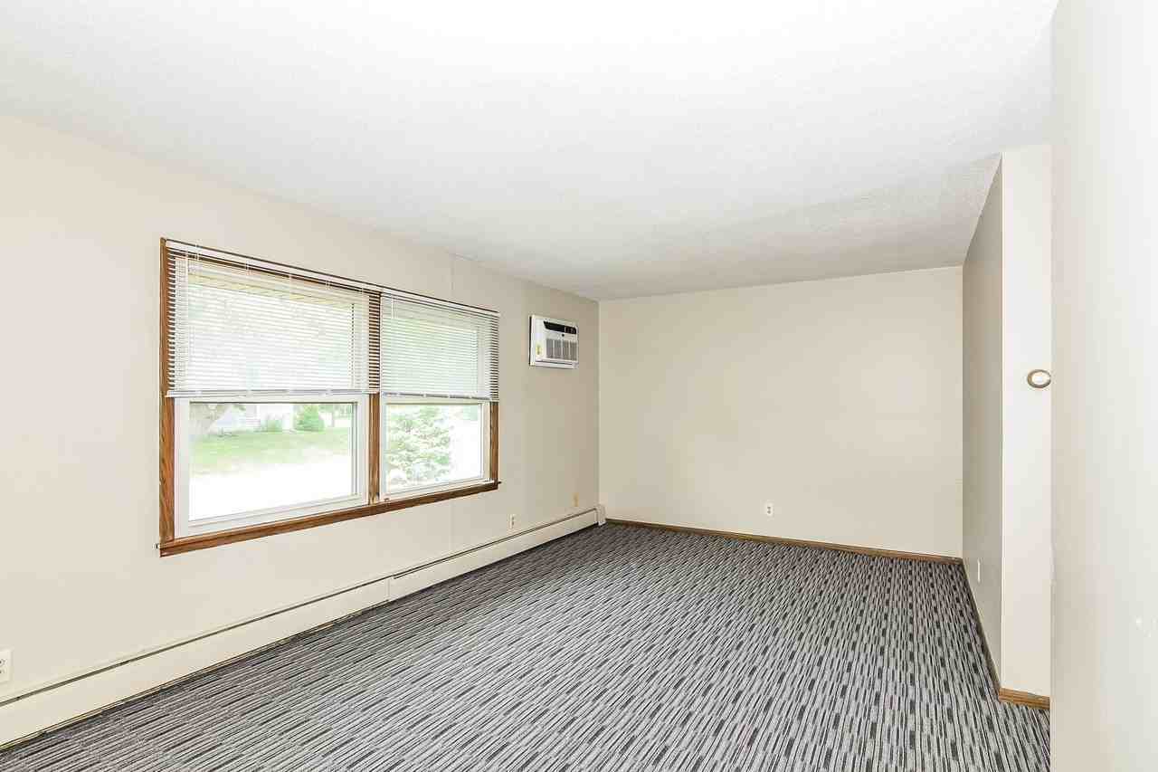 236 Madison St - Photo 4 of 15