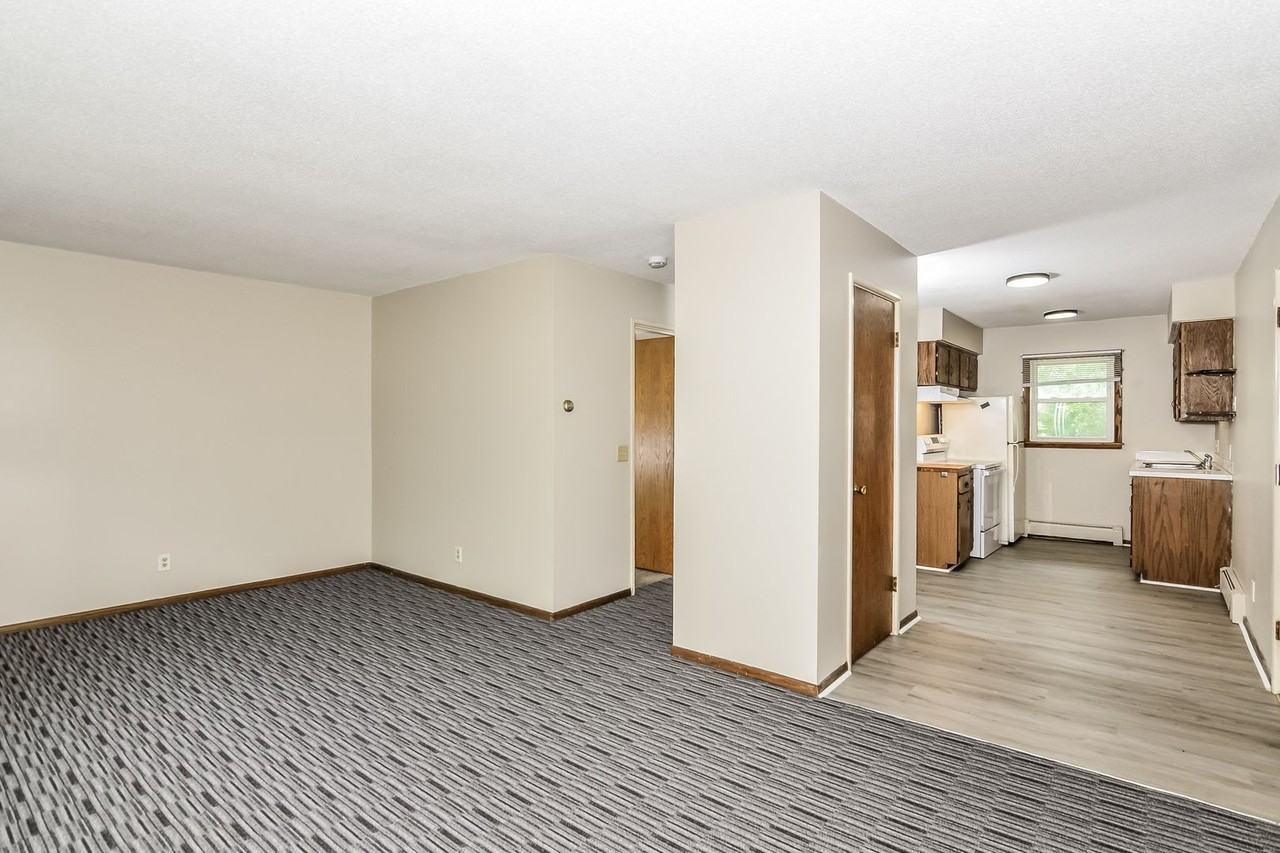 236 Madison St - Photo 5 of 15