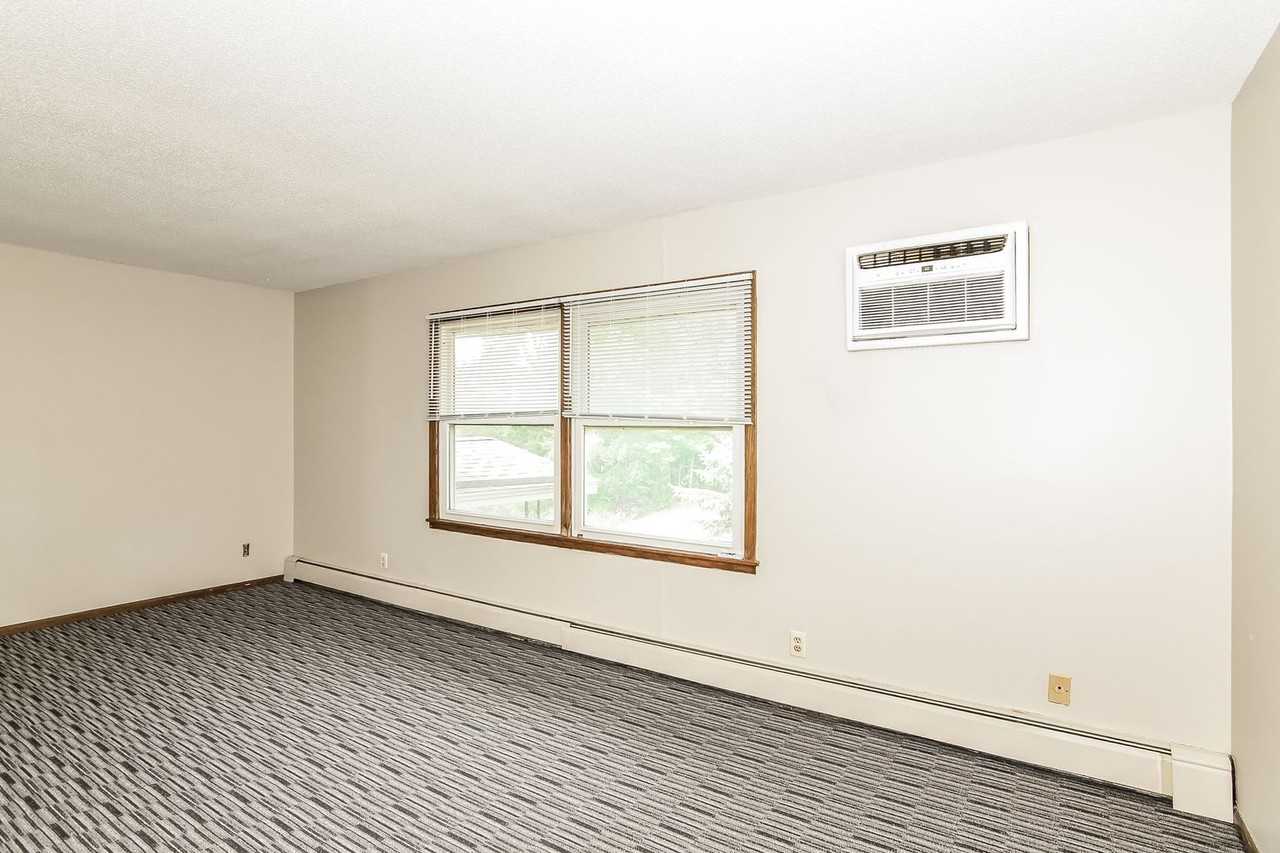 236 Madison St - Photo 7 of 15