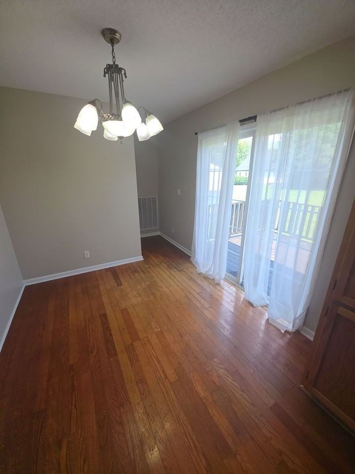 1293 Fisk Rd - Photo 5 of 19