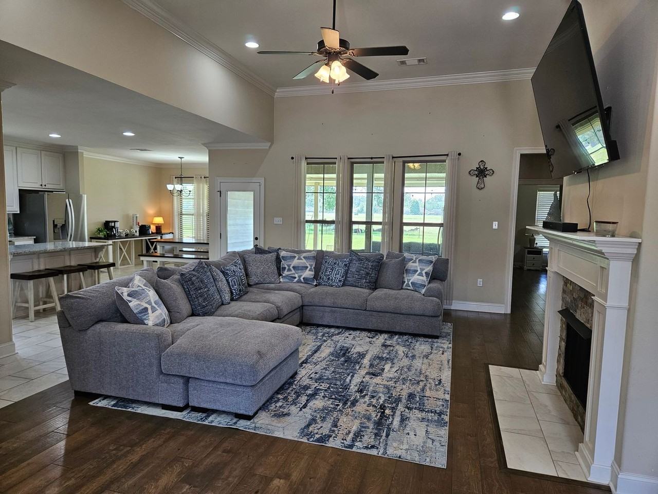 43283 Pond View Dr - Photo 3 of 27