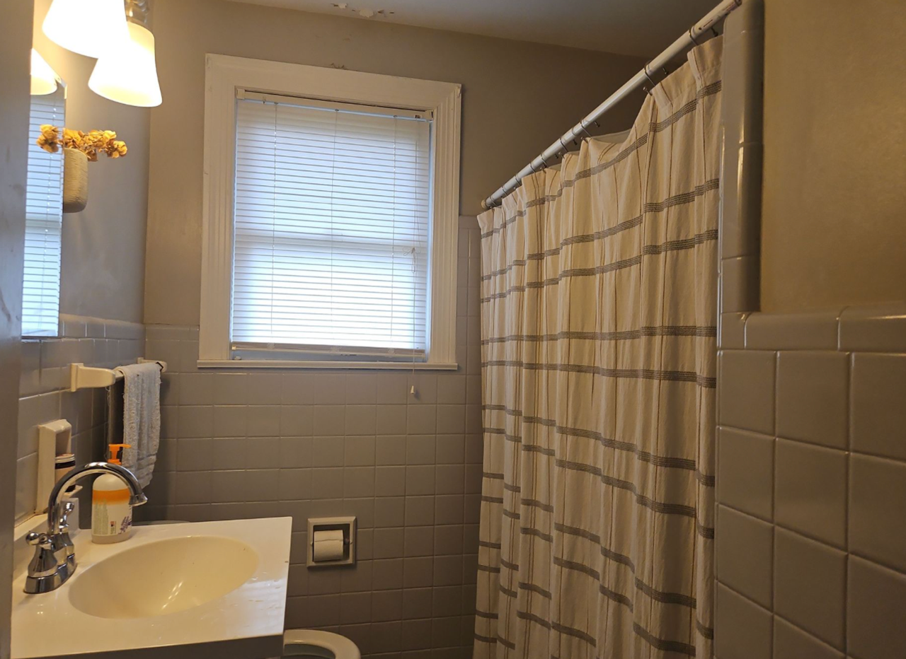 1665 Valley Rd - Photo 5 of 5