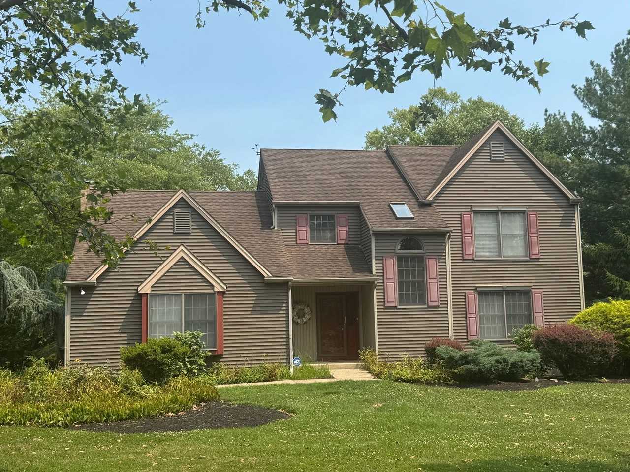 102 Ravenwood Pl