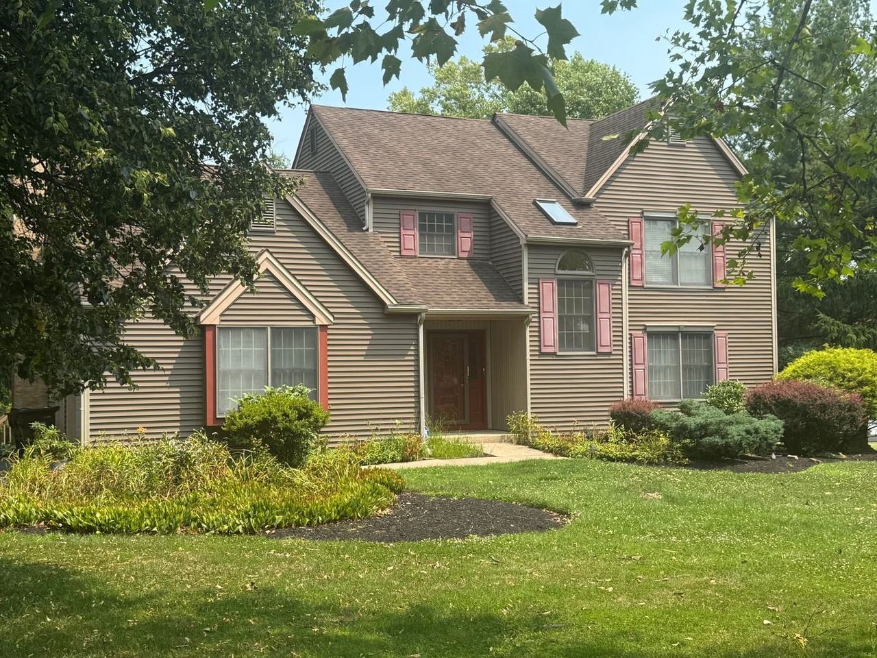 102 Ravenwood Pl - Photo 2 of 34
