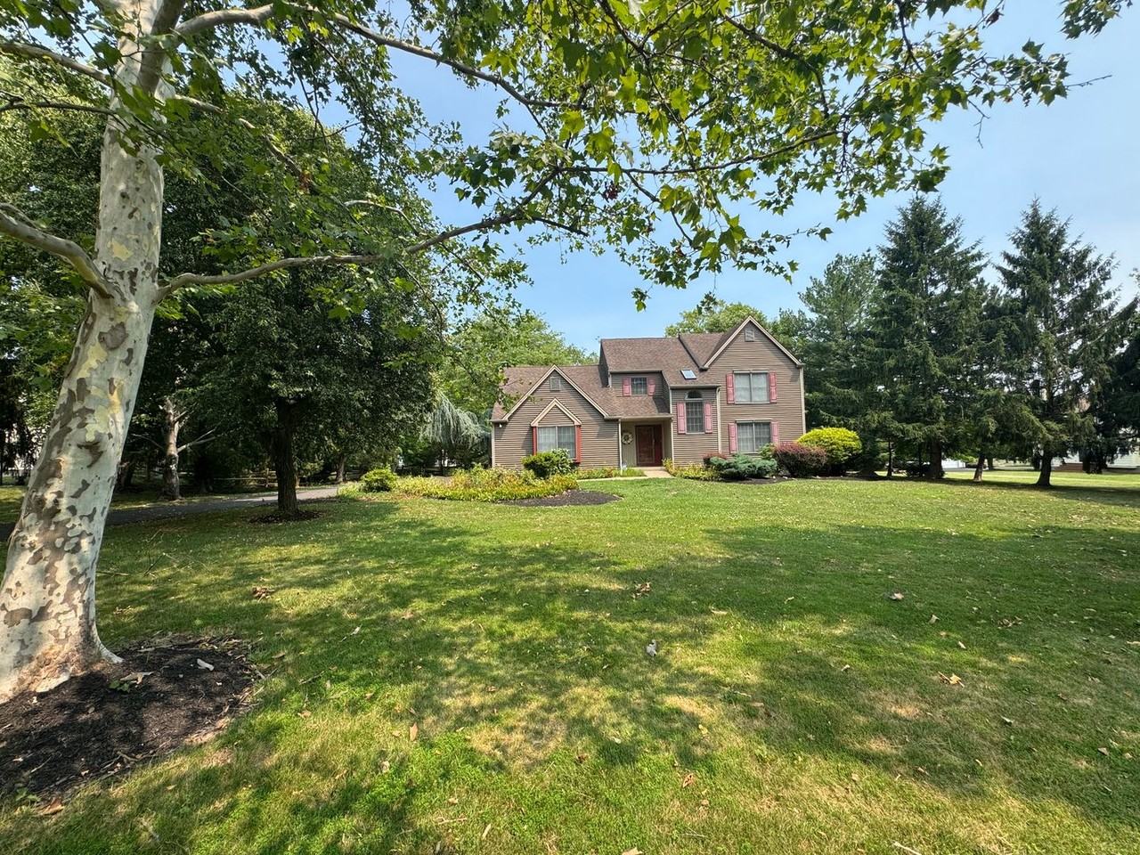 102 Ravenwood Pl - Photo 4 of 34