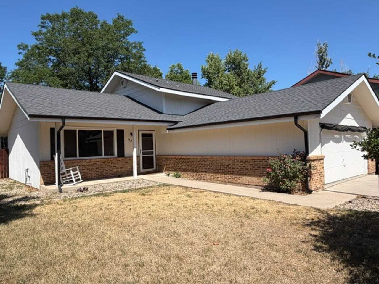 2737 Sagebrush Dr - Photo 2 of 13