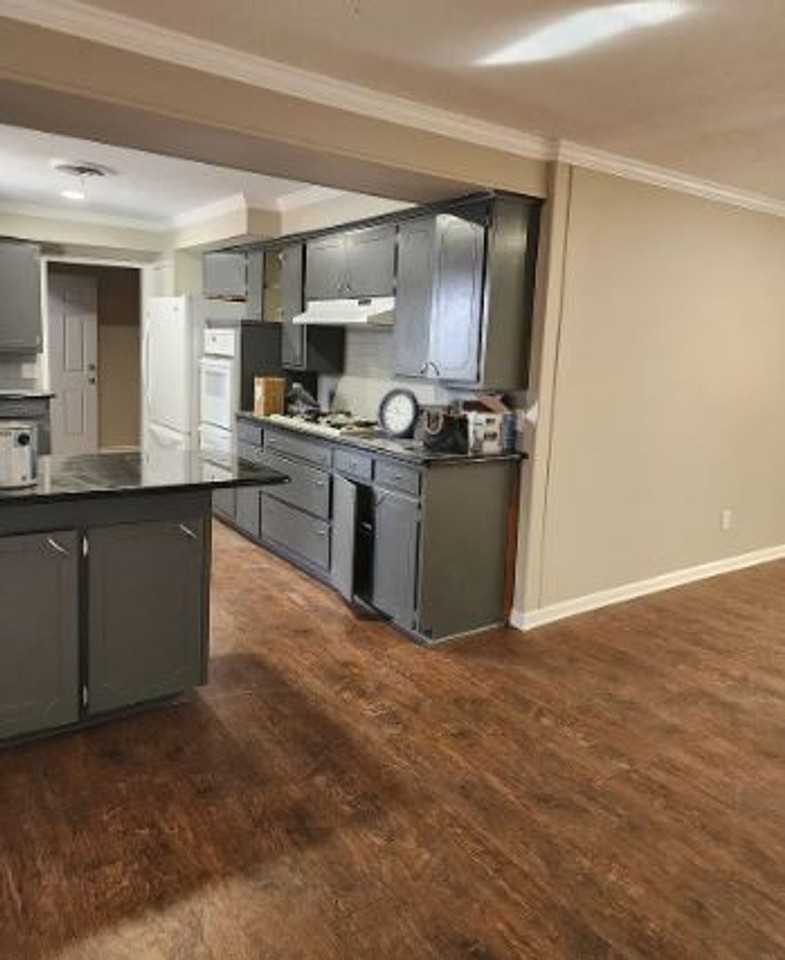 465 W Marshal St - Photo 3 of 10