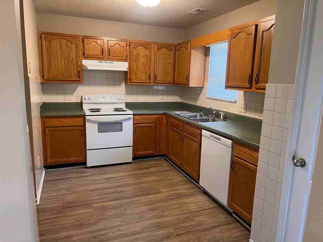 3236 Ridgewood Place Dr - Photo 3 of 19