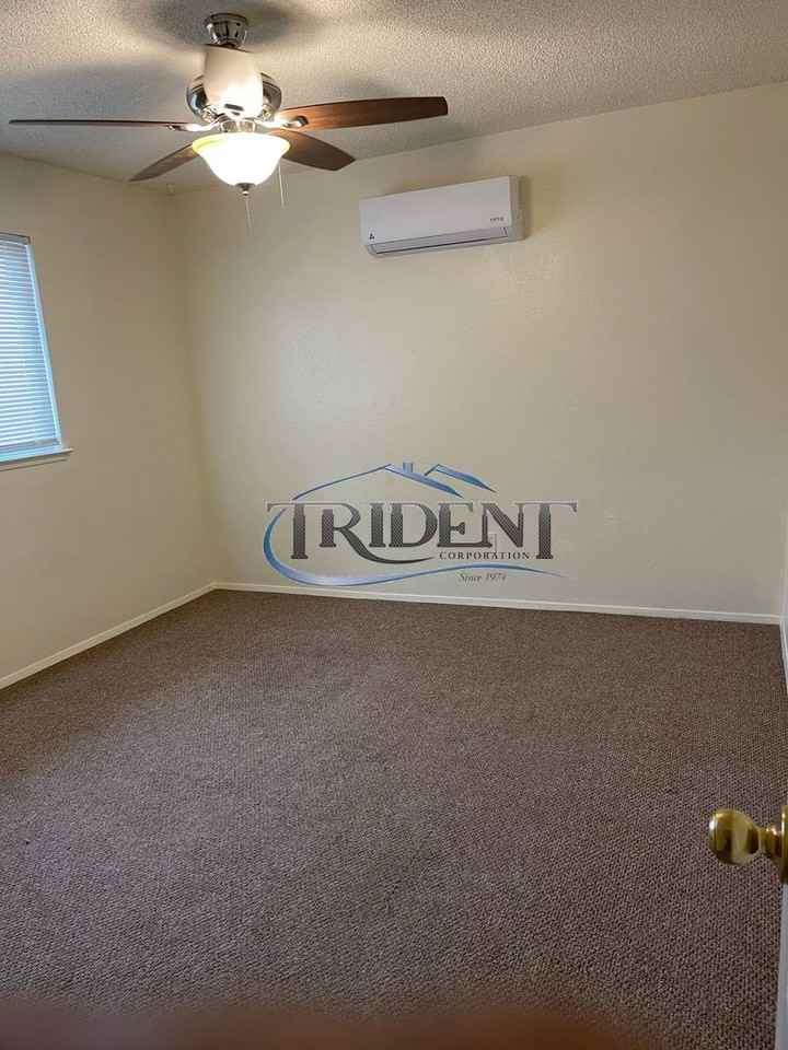 4400 Martel Dr - Photo 5 of 17