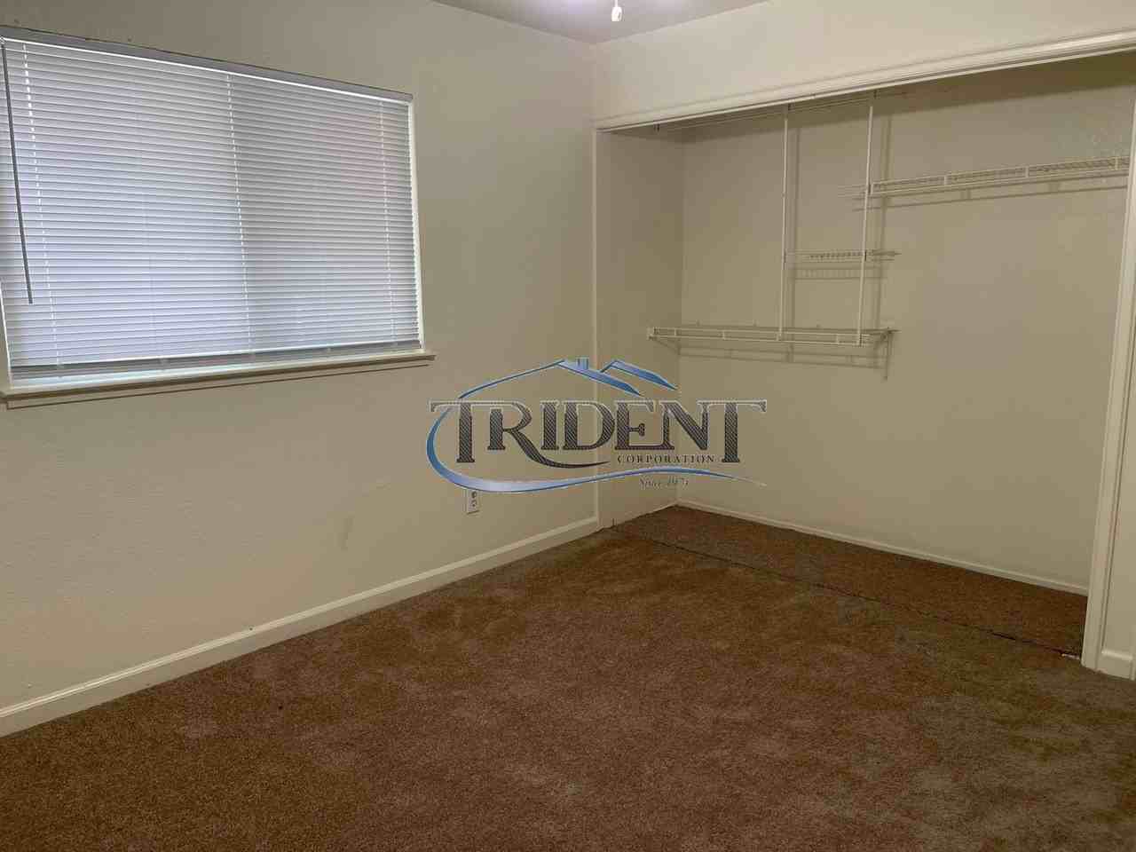 4400 Martel Dr - Photo 6 of 17