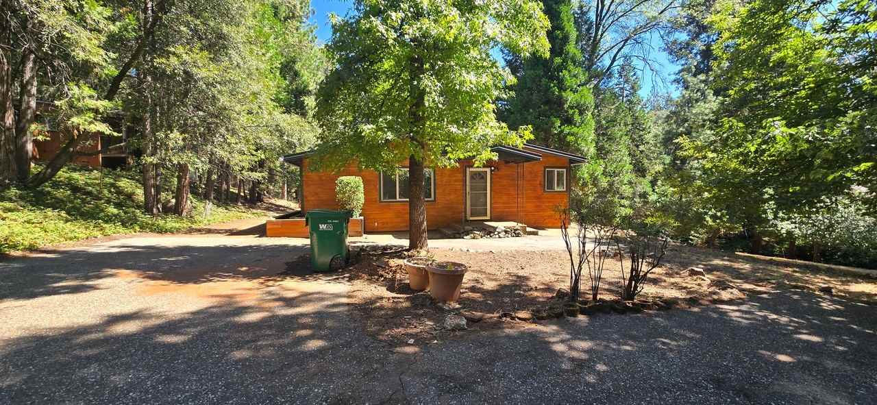 13831 Rattlesnake Rd - Photo 2 of 11