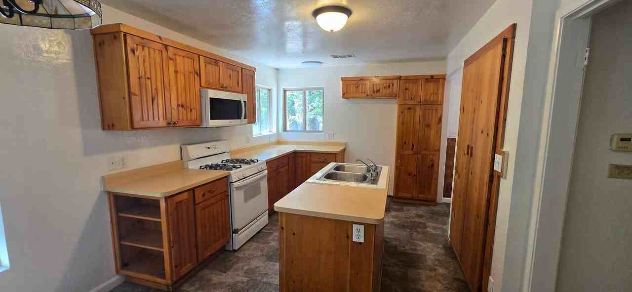 13831 Rattlesnake Rd - Photo 6 of 11