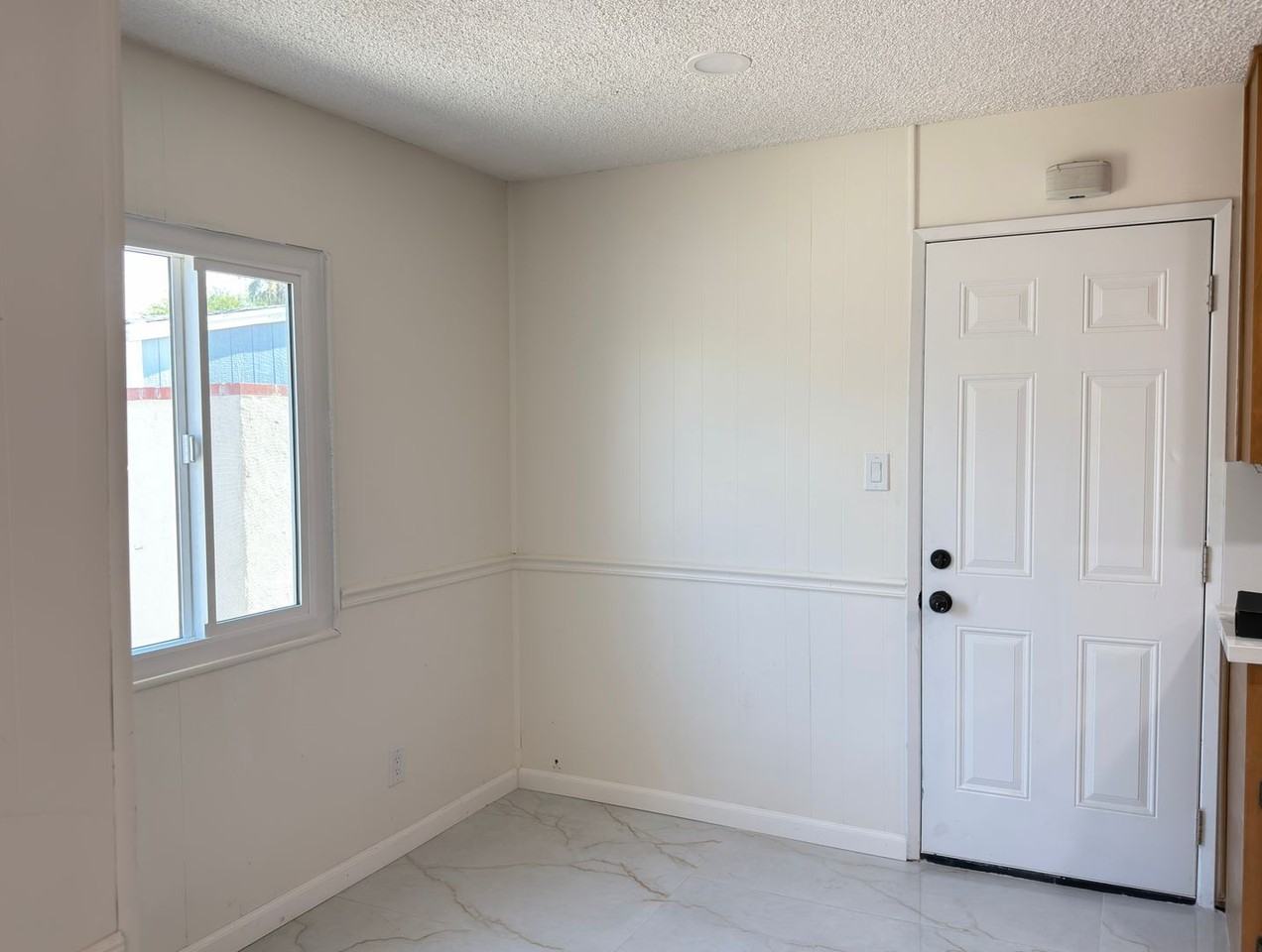 15414 Eleanor Ln - Photo 3 of 9