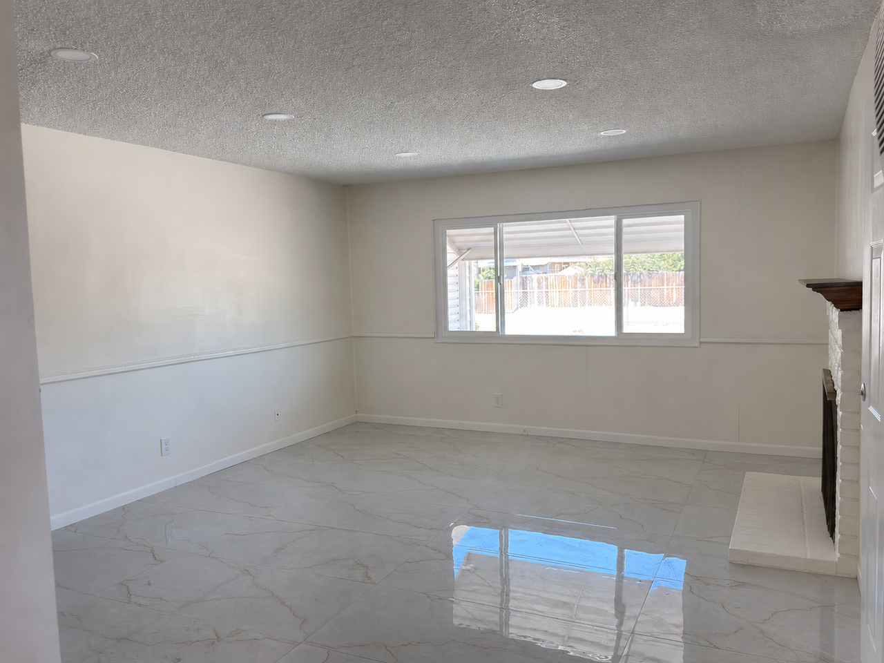 15414 Eleanor Ln - Photo 4 of 9