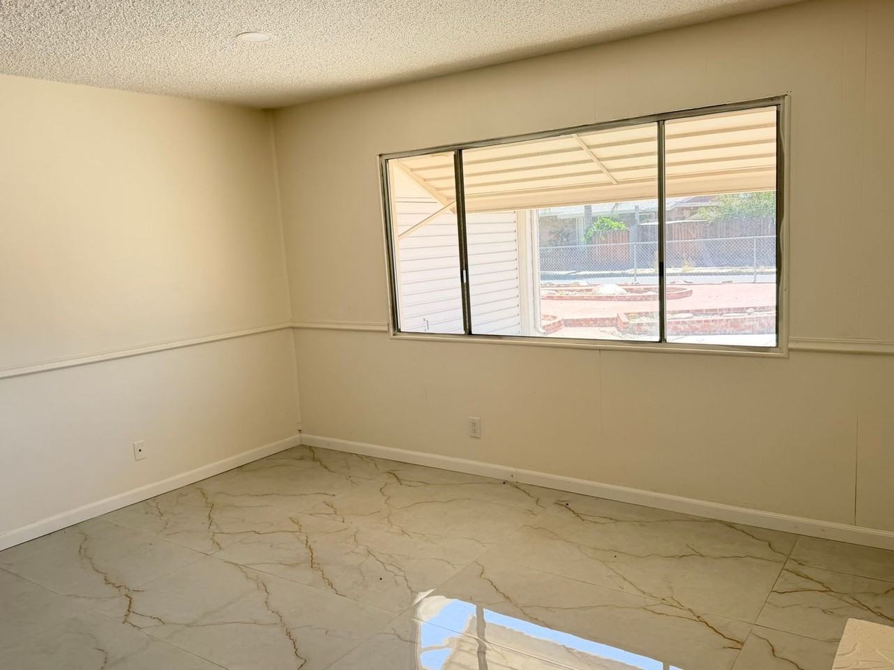 15414 Eleanor Ln - Photo 7 of 9