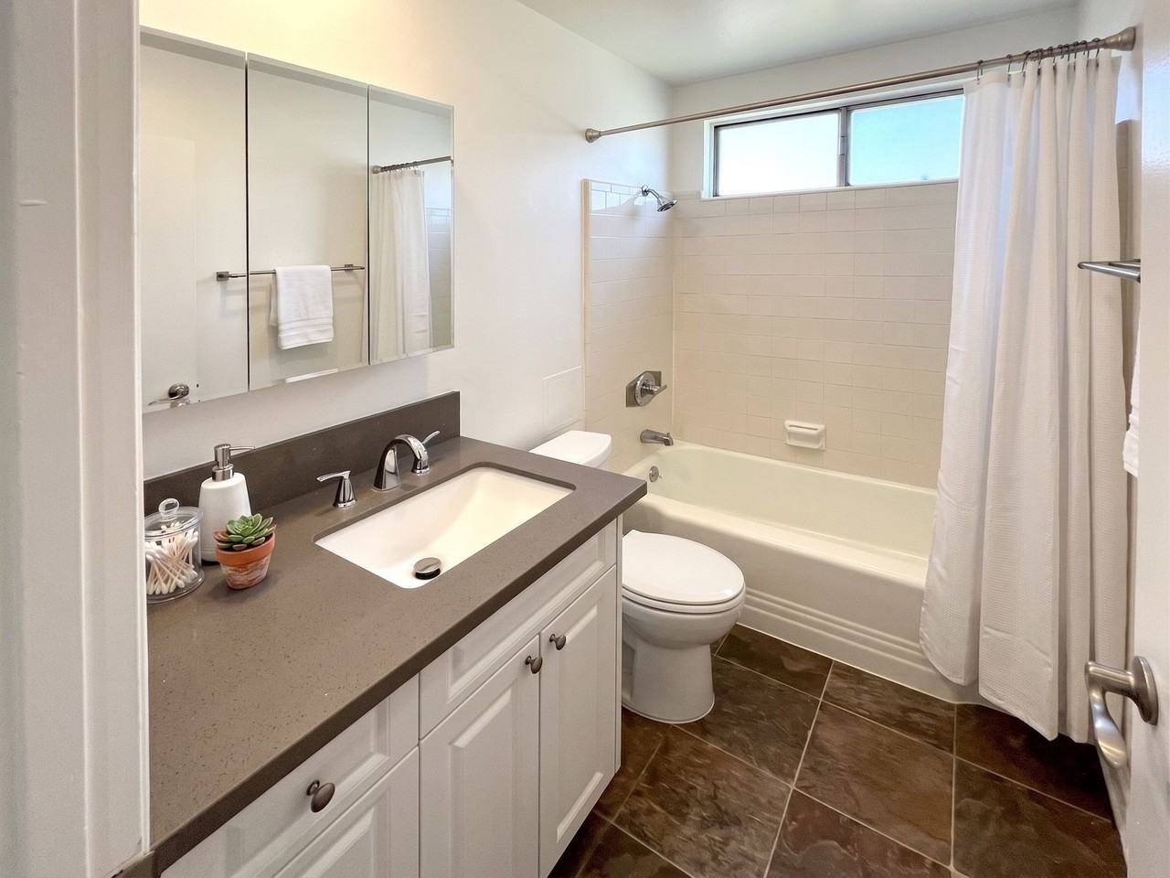 268 E. Santa Anita Ave Burbank, CA 91506 - Photo 5 of 5