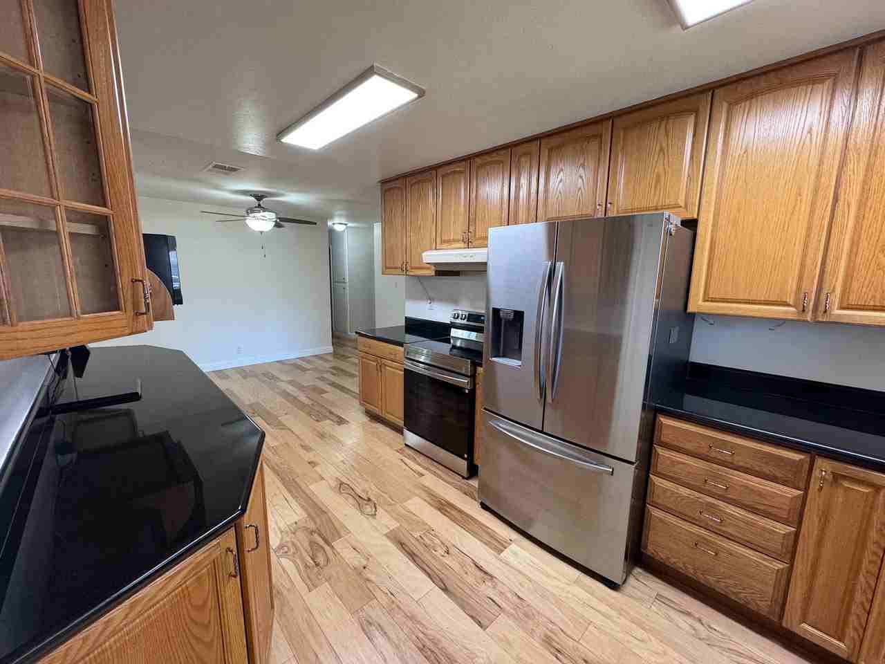 4642 Hampshire Way - Photo 4 of 11