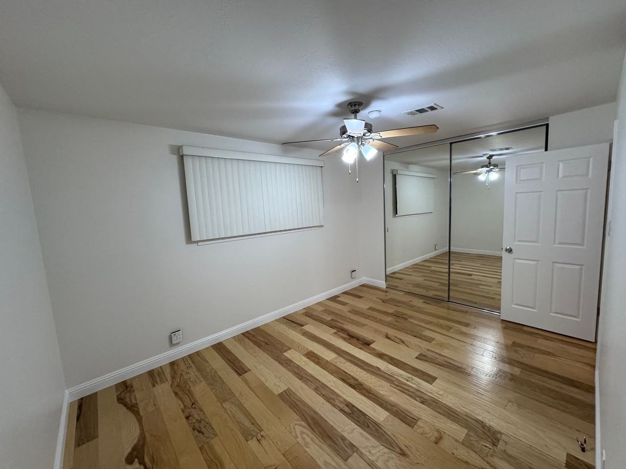 4642 Hampshire Way - Photo 7 of 11