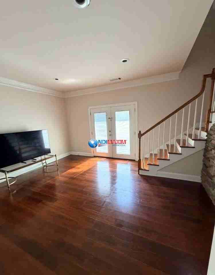4529 Thompson Mill Rd - Photo 4 of 25