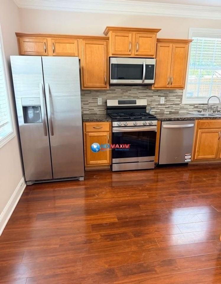 4529 Thompson Mill Rd - Photo 6 of 25