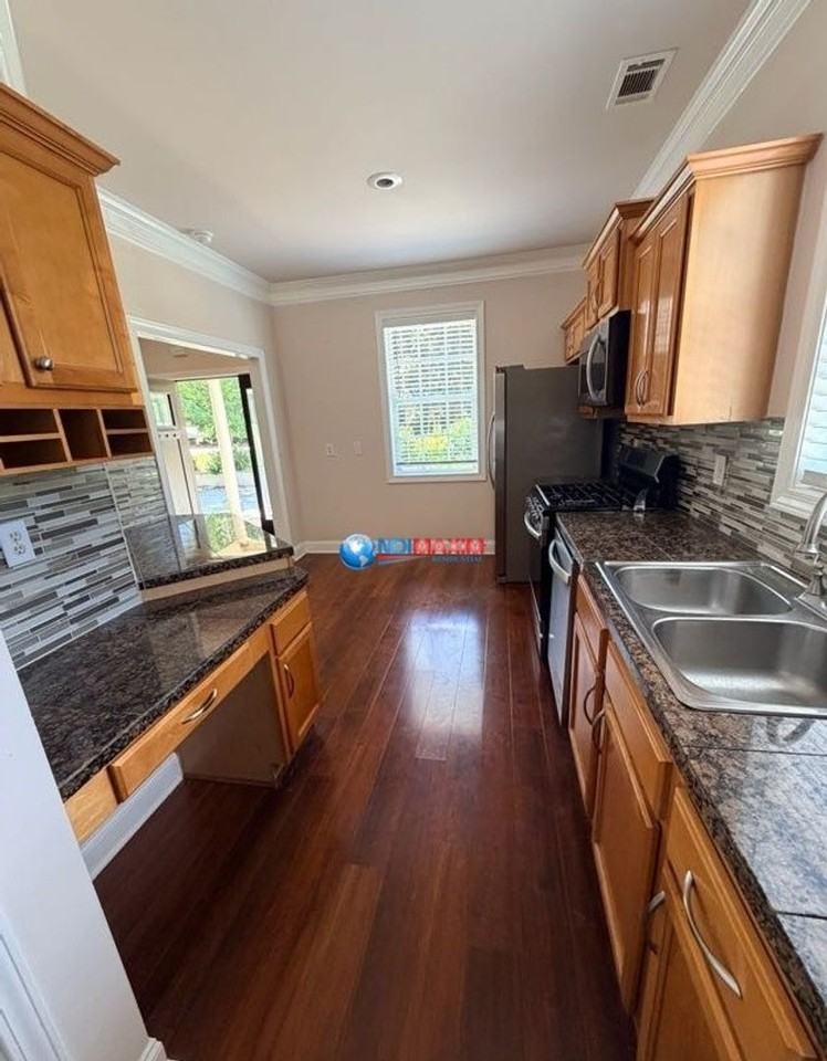 4529 Thompson Mill Rd - Photo 7 of 25