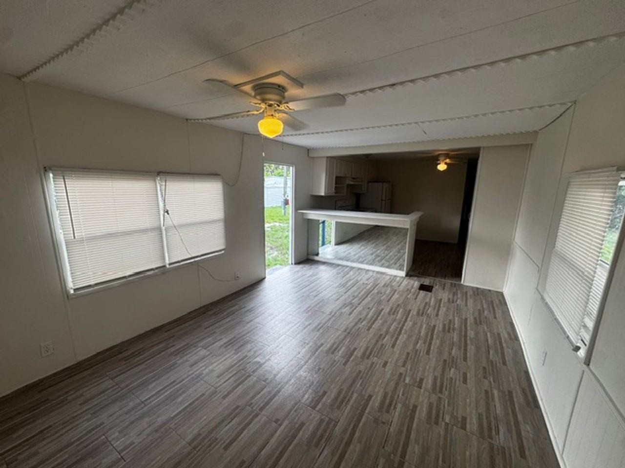 7205 Commons Blvd - Photo 4 of 10