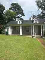 featured image of 338 N Church St