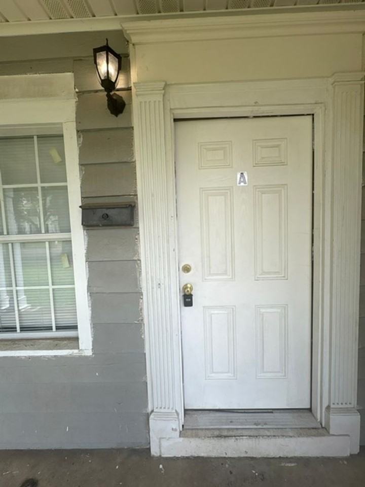 338 N Church St - Photo 2 of 16