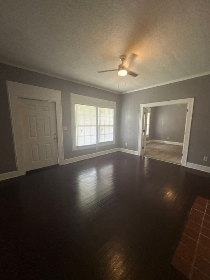 338 N Church St - Photo 4 of 16