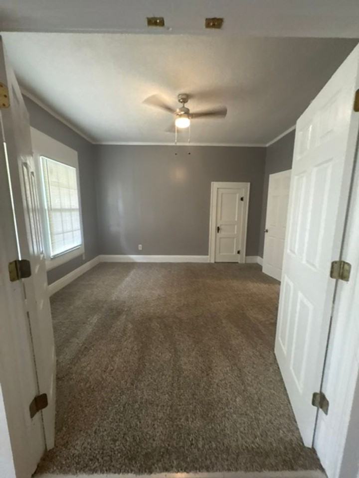 338 N Church St - Photo 5 of 16