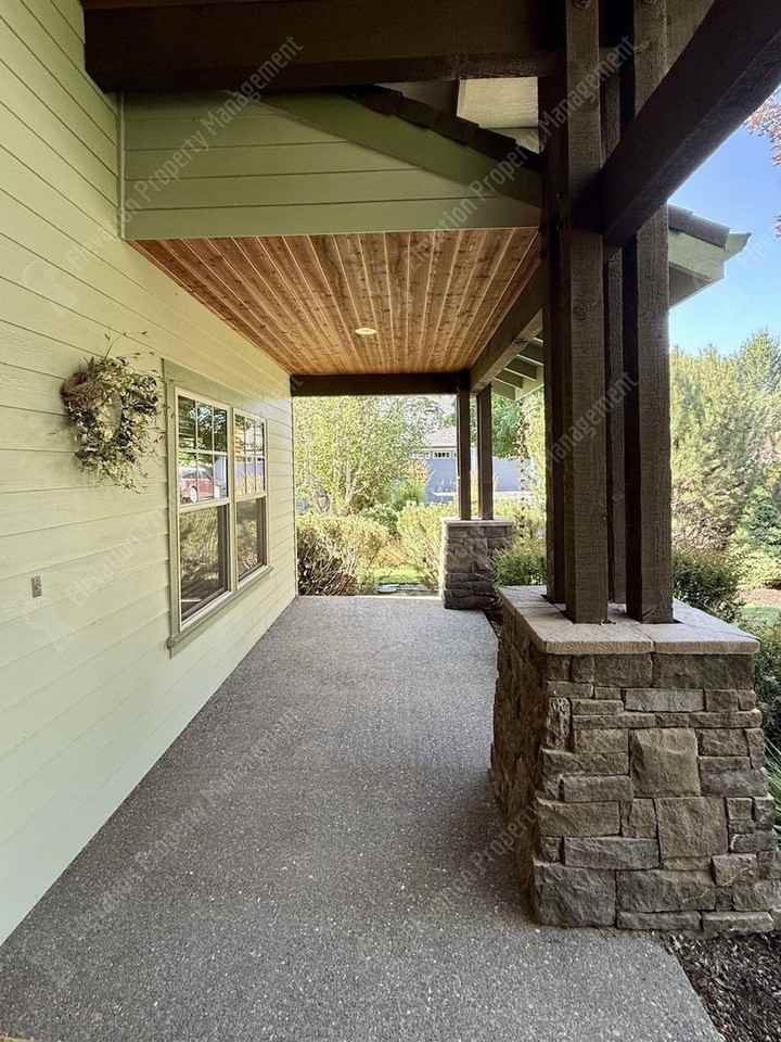 20979 Miramar Dr - Photo 5 of 43